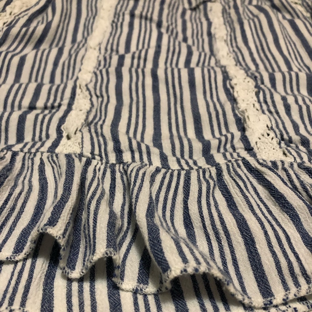 blouse - Picture 2 of 4